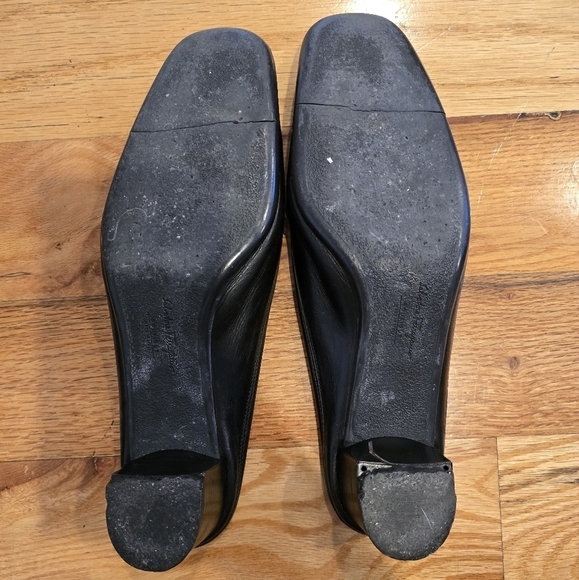 Salvatore Ferragamo Kitten Heel Mules Size 6.5 Black Leather Italian - Picture 8 of 9